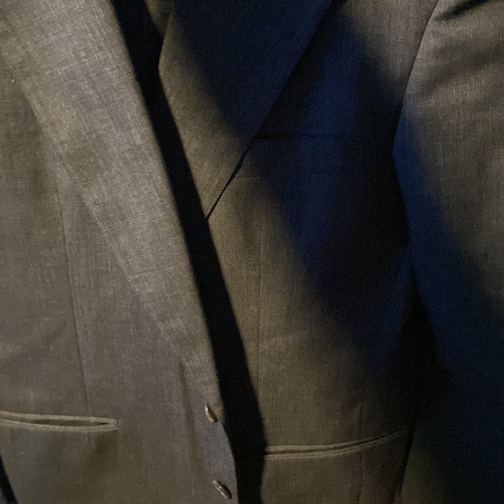 Dark gray suit - Picture 4 of 5